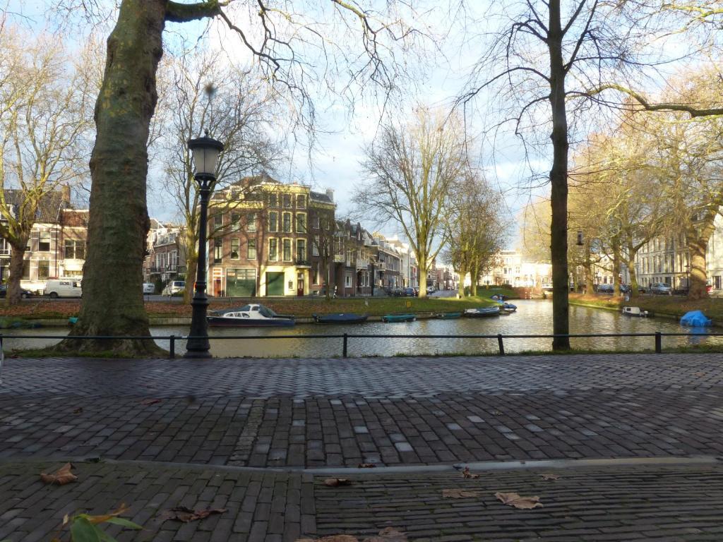 Bed & Breakfast -aan de Singel van Utrecht - Exterior foto